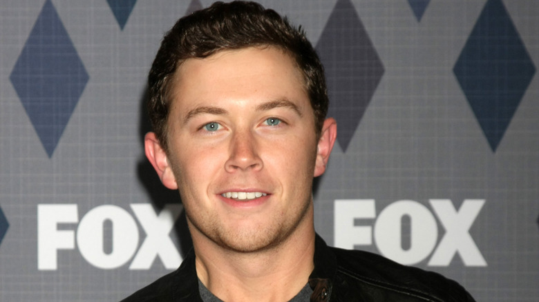 Scotty McCreery standing