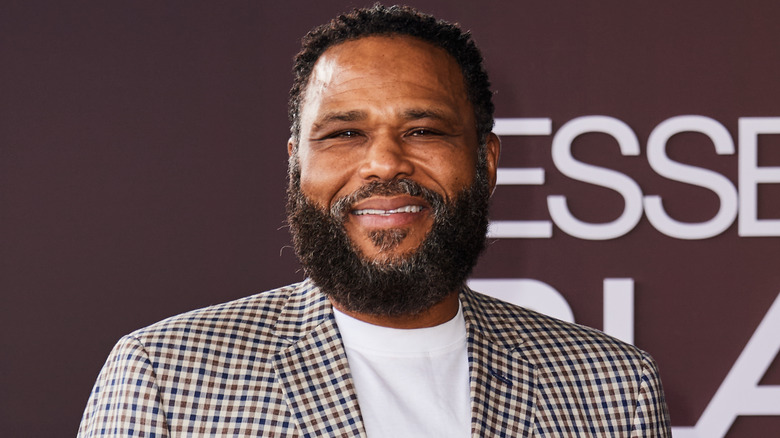 Anthony Anderson smiling