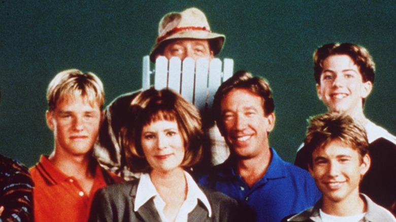 Earl Hindman with "Home Improvement" cast