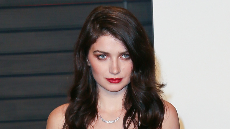 Eve Hewson with side part