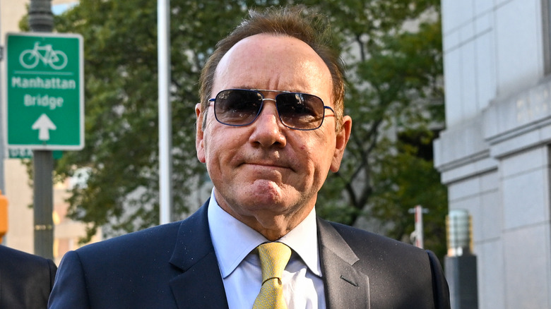 Kevin Spacey walking outside