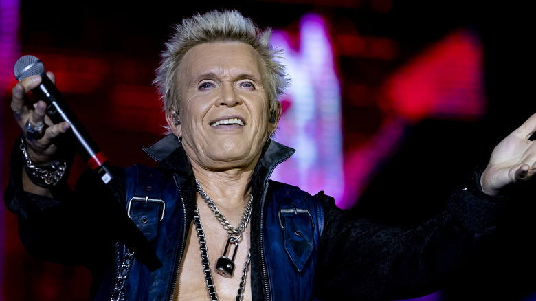 Billy Idol singing