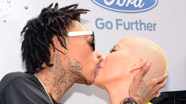 Wiz Khalifa kissing Amber Rose