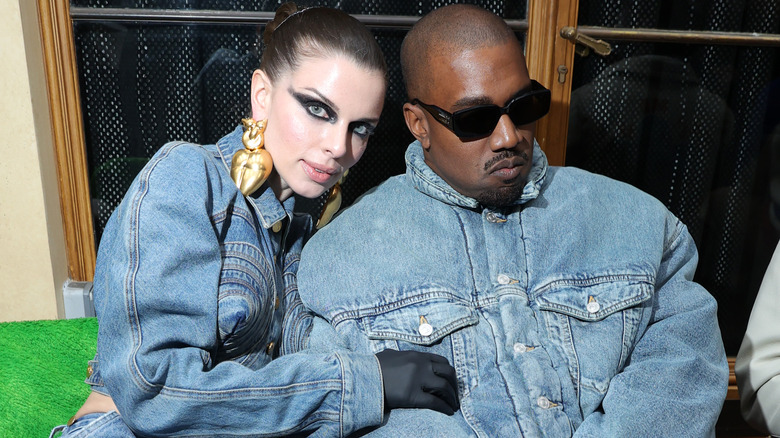 Julia Fox and Kanye West cuddling 