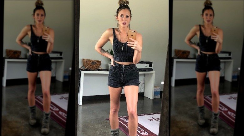 Kylie Rae Harris, country singer, posing for a selfie on Instagram