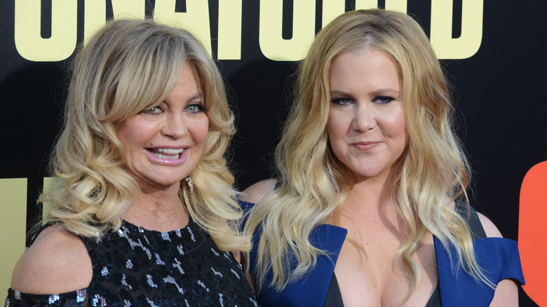 Goldie Hawn, Amy Schumer smiling