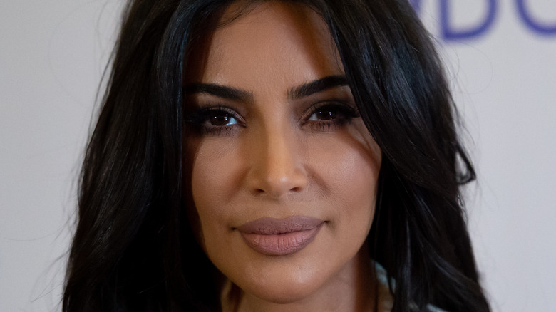 Kim Kardashian wearing pink lipstick 