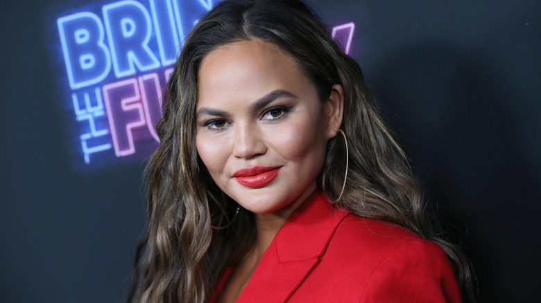 Chrissy Teigen red lipstick