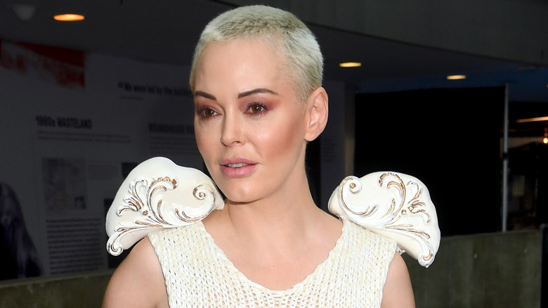 Rose McGowan blond cropped hair