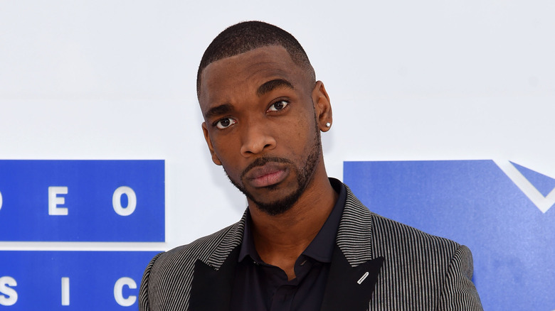 Jay Pharoah posing