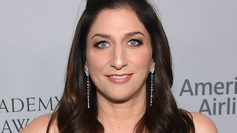 Chelsea Peretti posing on red carpet