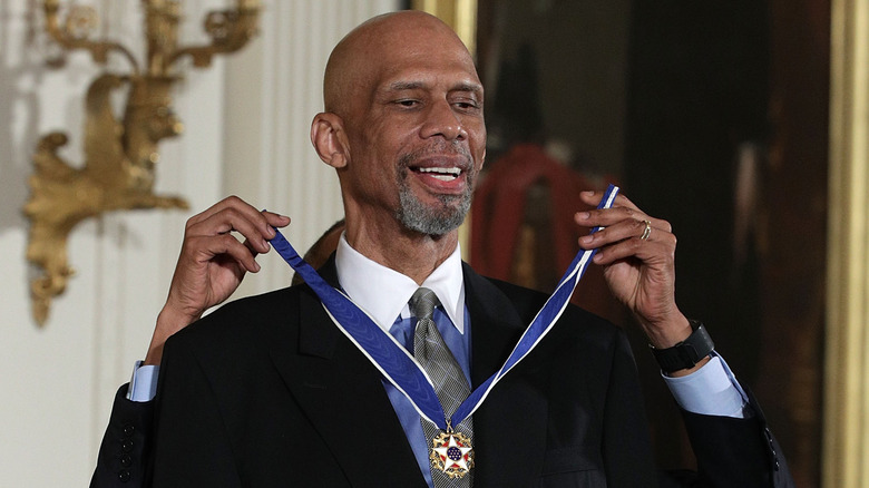 Kareem Abdul-Jabbar receiving presidential Medal of Freedom