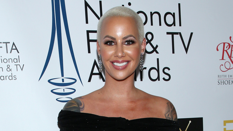 Amber Rose grinning