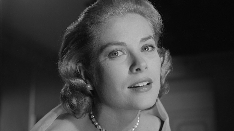 Grace Kelly wearing pearls