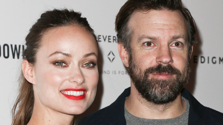 Olivia Wilde Jason Sudeikis posing