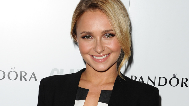 Hayden Panettiere posing