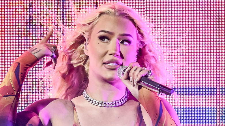 Iggy Azalea performing