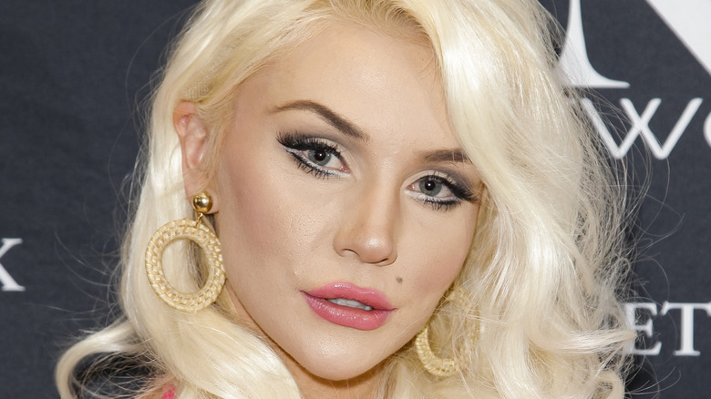 Courtney Stodden tilting head