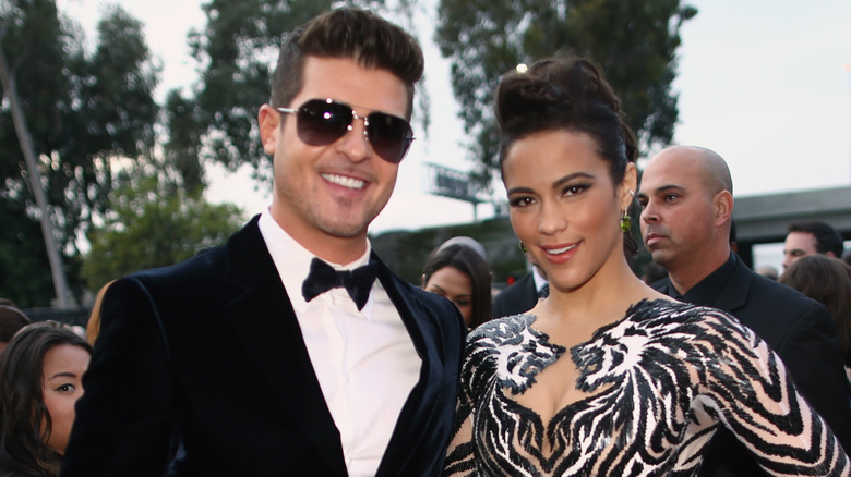  Robin Thicke, Paula Patton outdoors