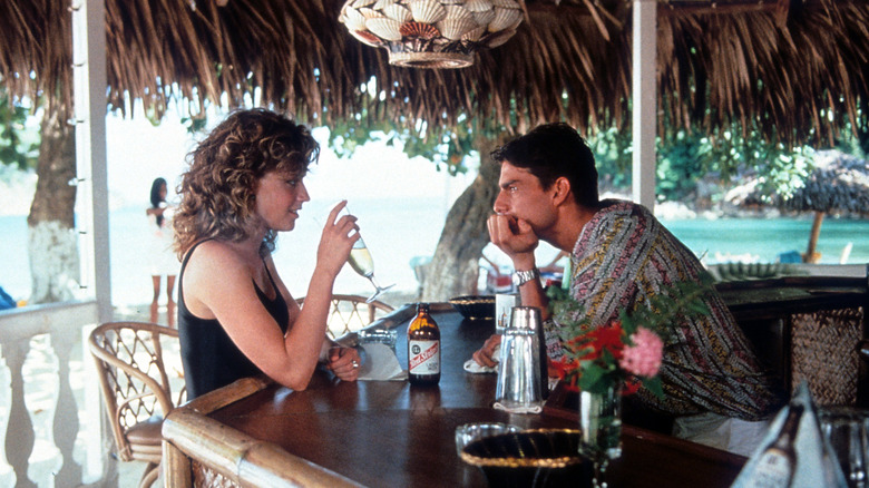 Tom Cruise, Elisabeth Shue at bar