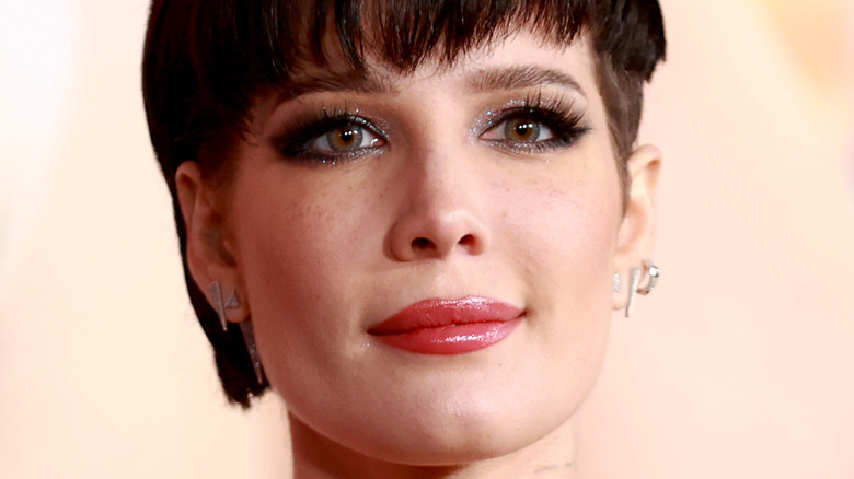 Halsey with short hair 