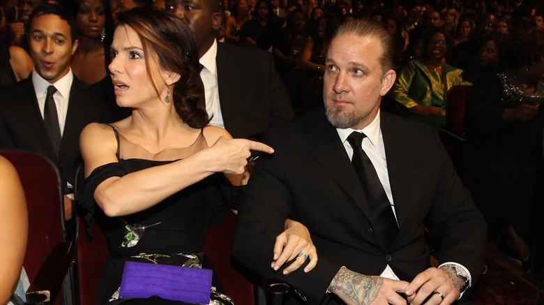 Sandra Bullock pointing at Jesse James