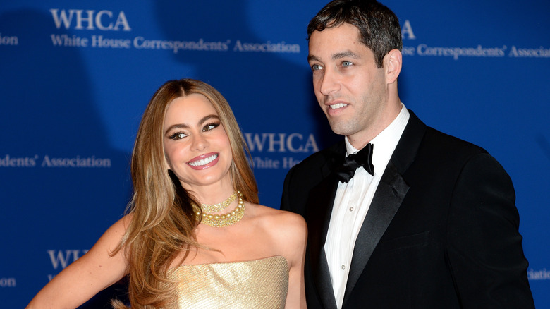 Nick Loeb posing with Sofía Vergara