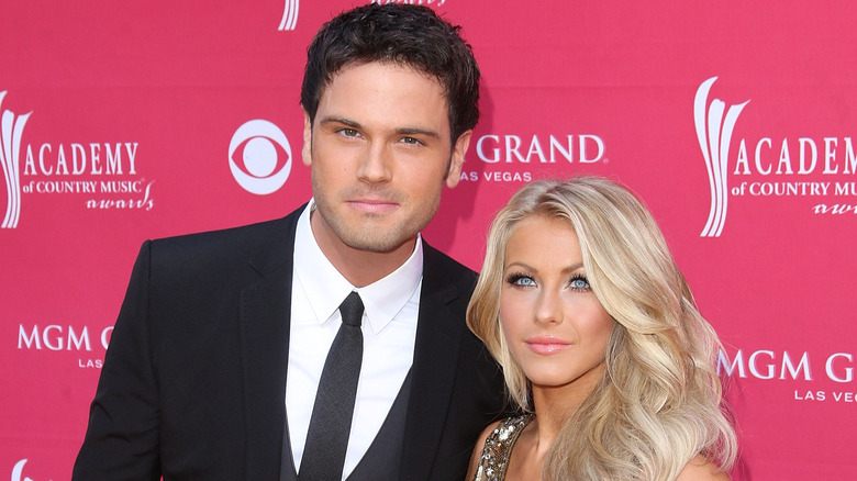 Chuck Wicks and Julianne Hough posing