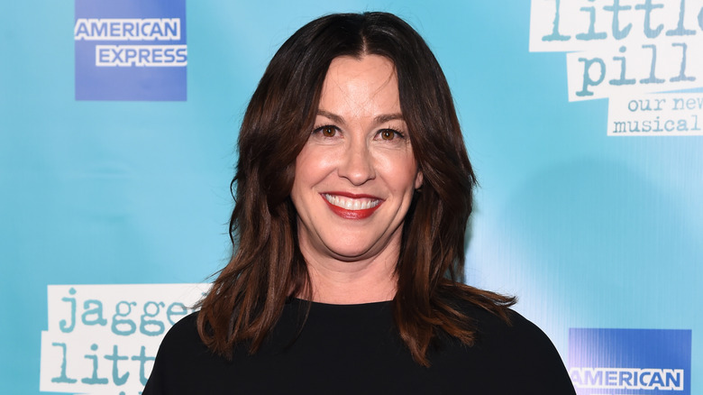 Alanis Morissette smiling 