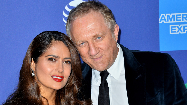 Salma Hayek posing with Francois-Henri Pinault