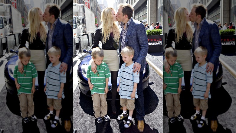 Elon Musk kisses Talulah Riley with his twins