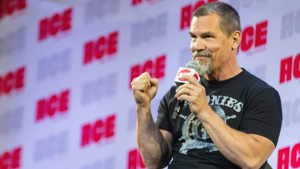 Josh Brolin ACE Comic Con microphone