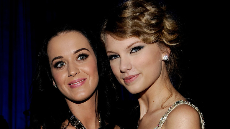 Katy Perry, Taylor Swift smiling