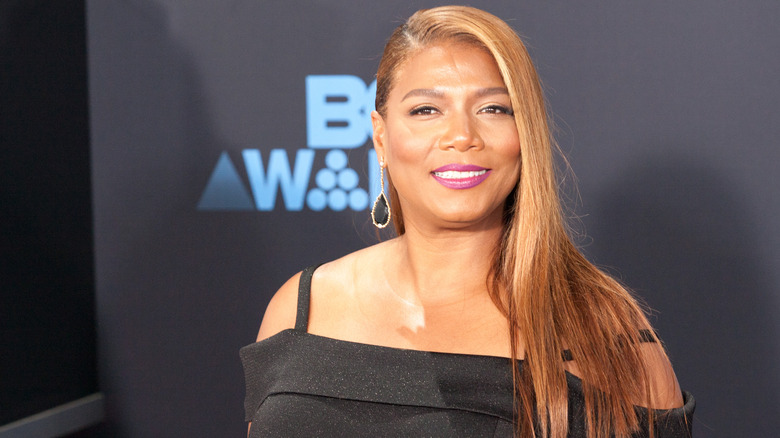 Queen Latifah smiling