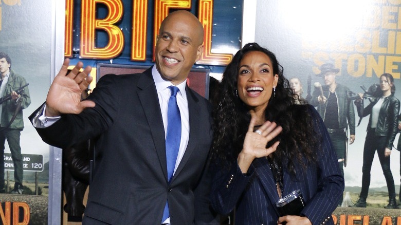 Cory Booker, Rosario Dawson waving