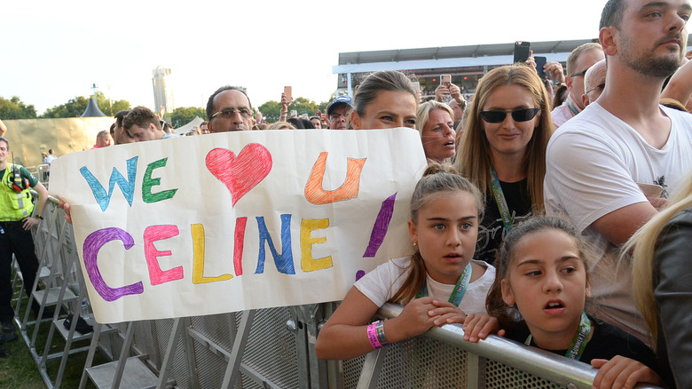 Celine Dion fan sign