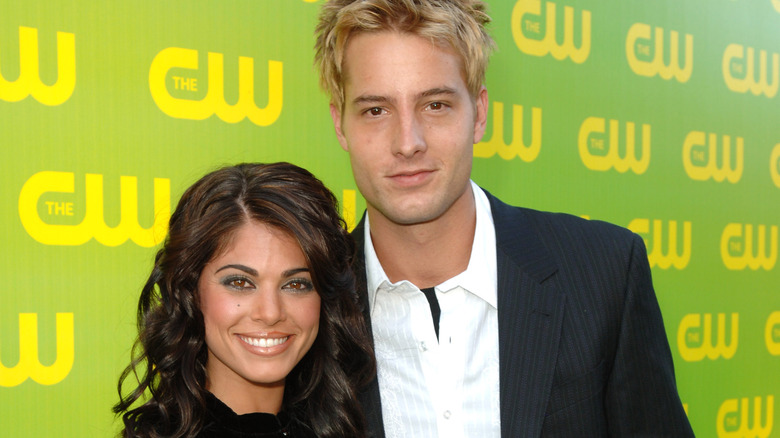 Lindsay and Justin Hartley smiling