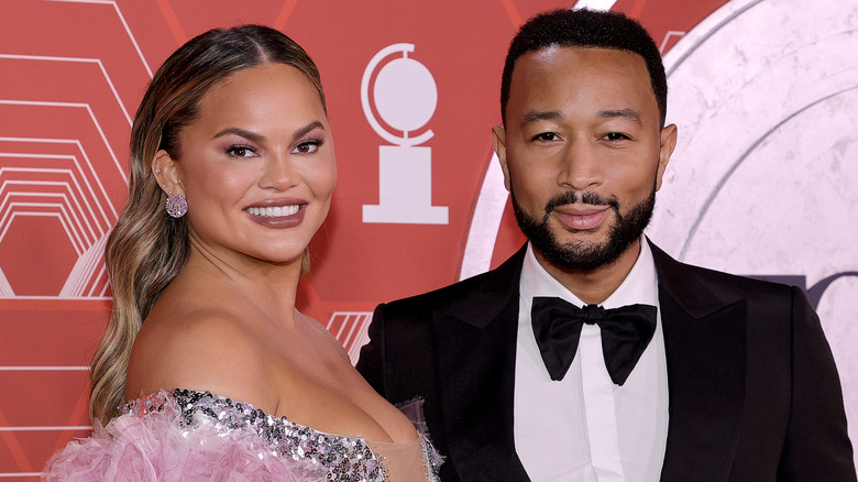 Chrissy Teigen and John Legend posing together