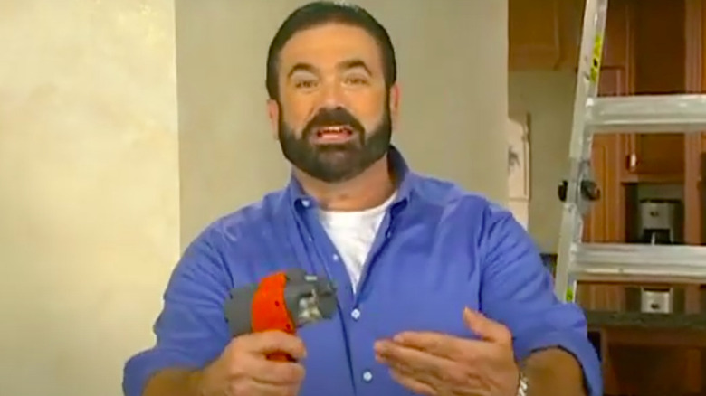 Billy Mays posing for a picture