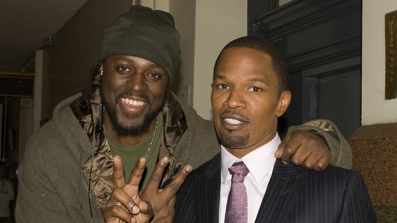 Charlie Mack and Jamie Foxx peace sign