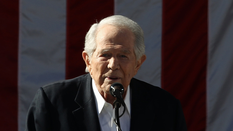 Pat Robertson Donald Trump campaign event