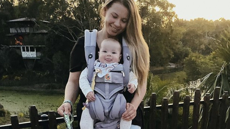 Bindi Iriwin, Grace Irwin Powell walking