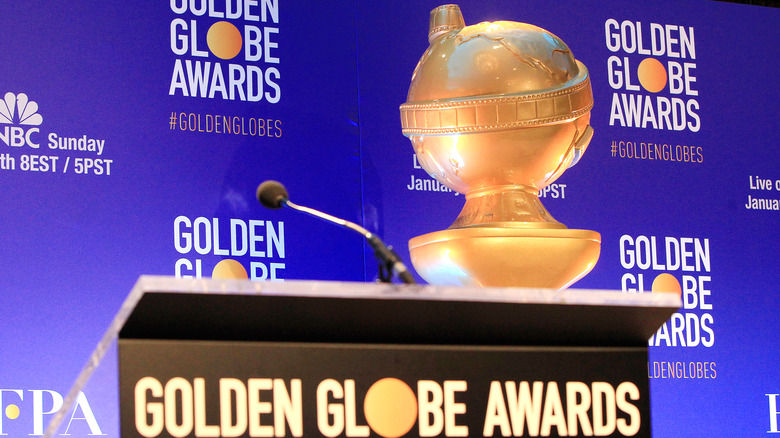 Golden Globes trophy and banner