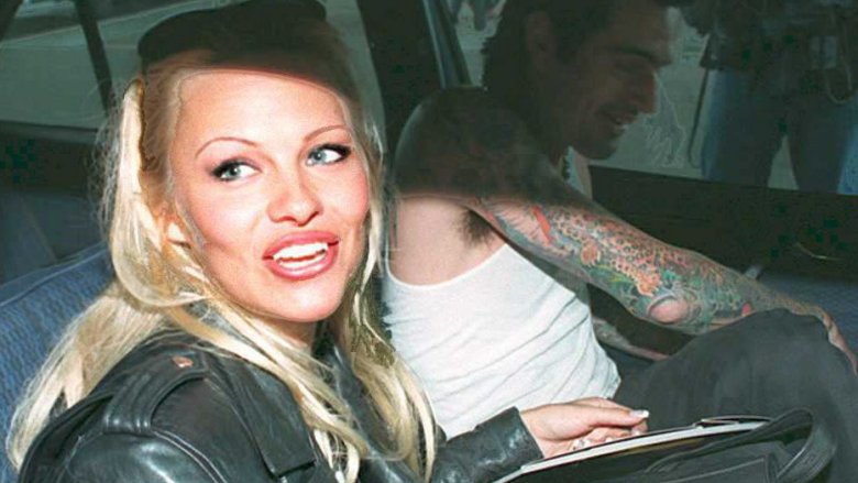 Pamela Anderson in a car with Tommy Lee