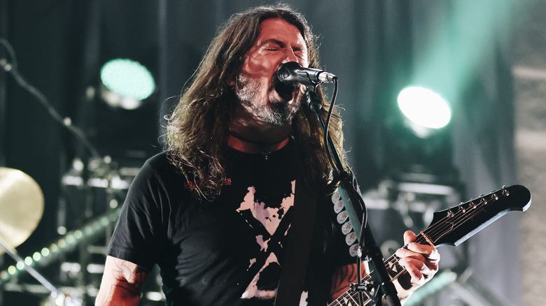 Dave Grohl performing