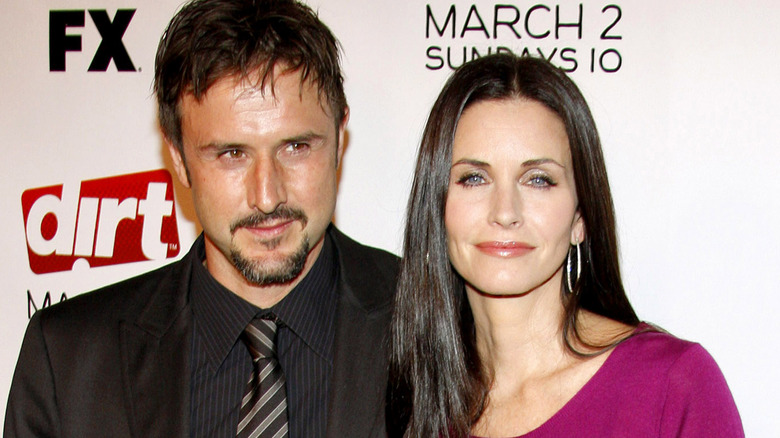 David Arquette and Courteney Cox pose 