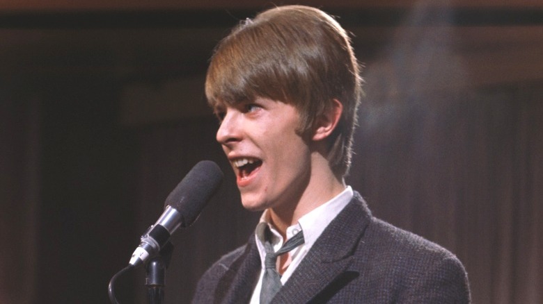 young David Bowie singing