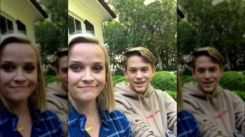 Reese Witherspoon and Deacon Phillippe smiling