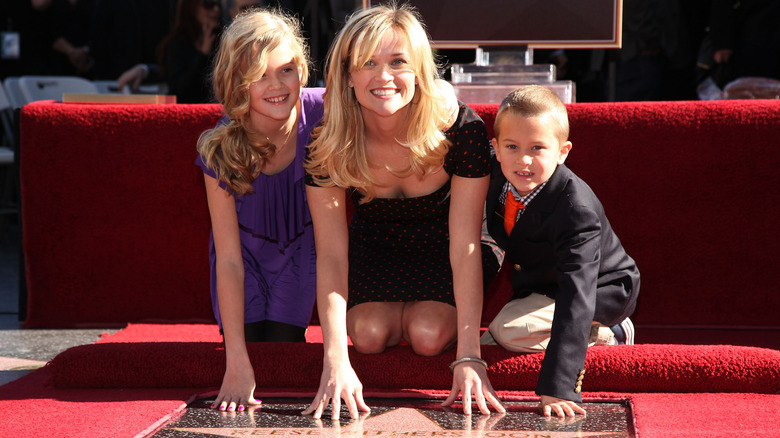 Reese Witherspoon, kids with Walk of Fame star