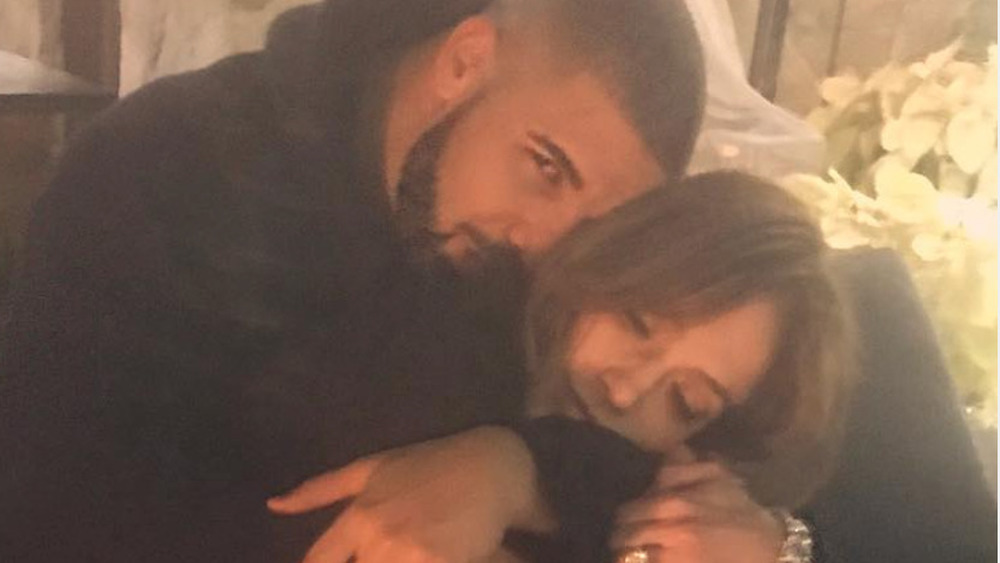 Drake, Jennifer Lopez cuddling